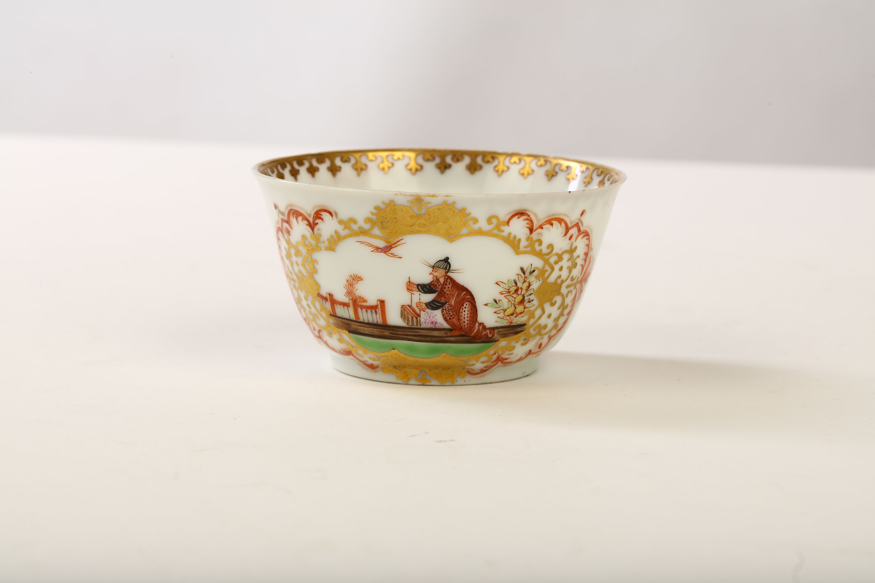 A HAUSMALER-DECORATED CHINESE EXPORT PORCELAIN TEABOWL - Image 2 of 4