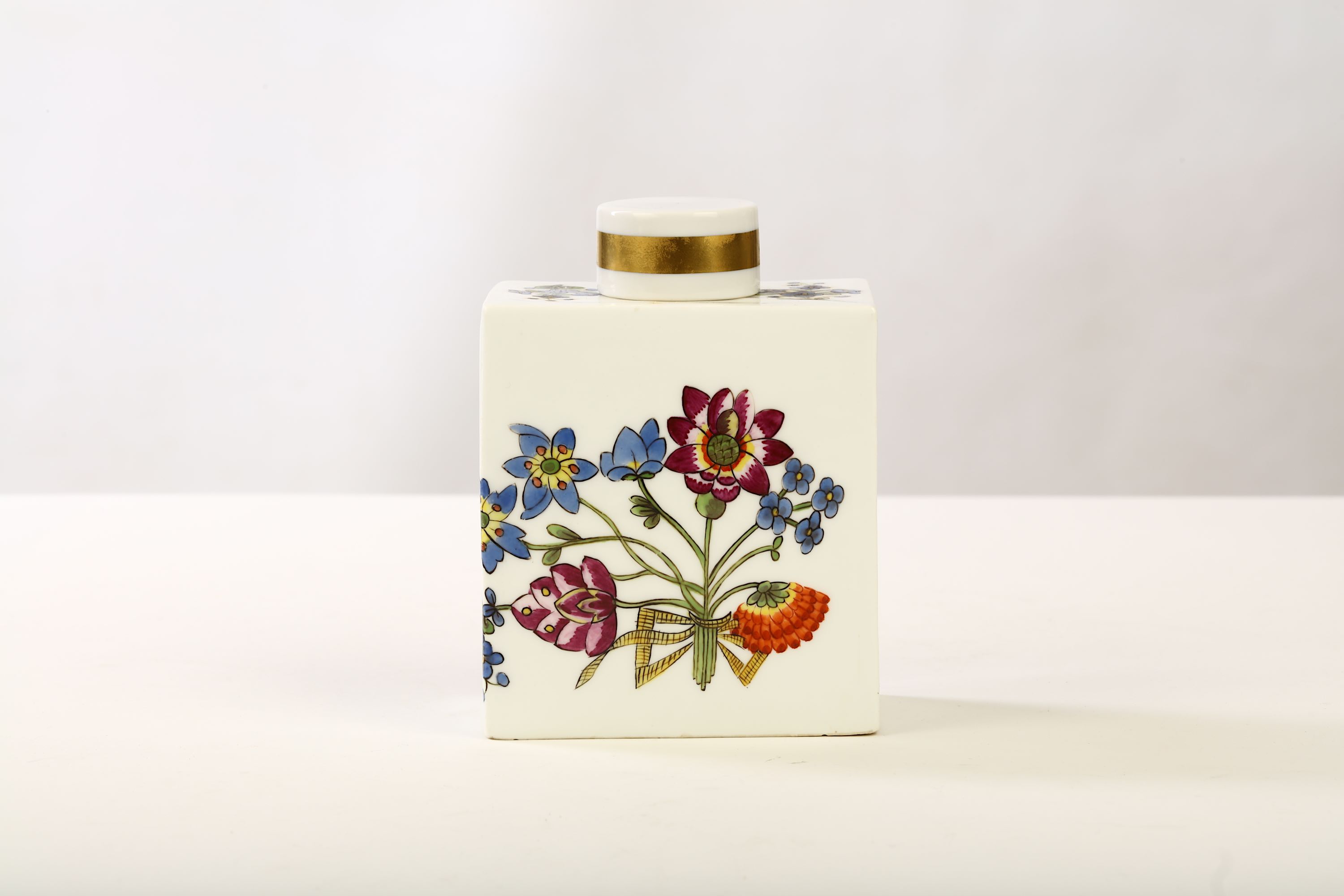 A MEISSEN RECTANGULAR TEA CANISTER - Image 5 of 5