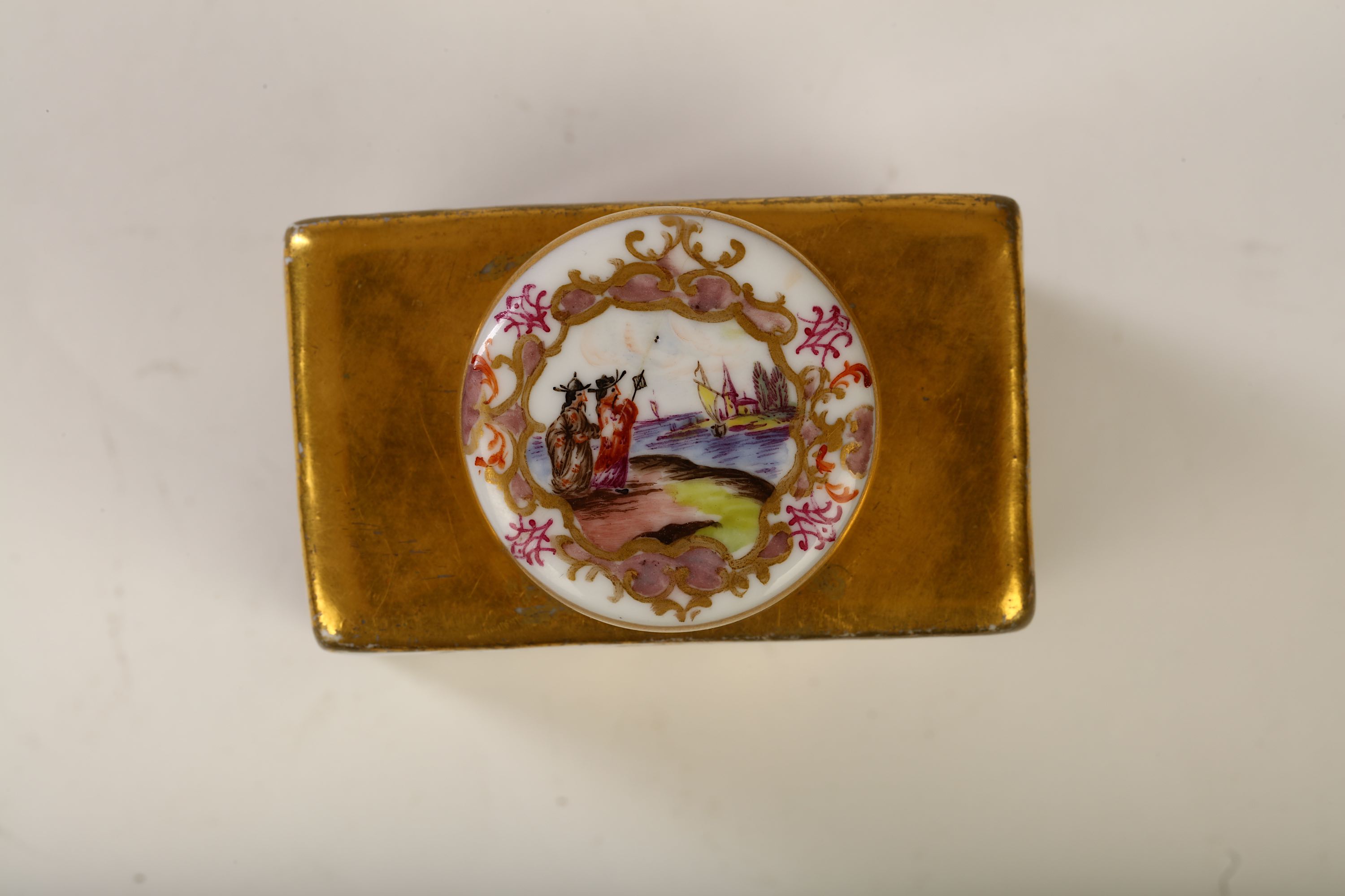 A MEISSEN TEA CANISTER AND A COVER - Image 5 of 6