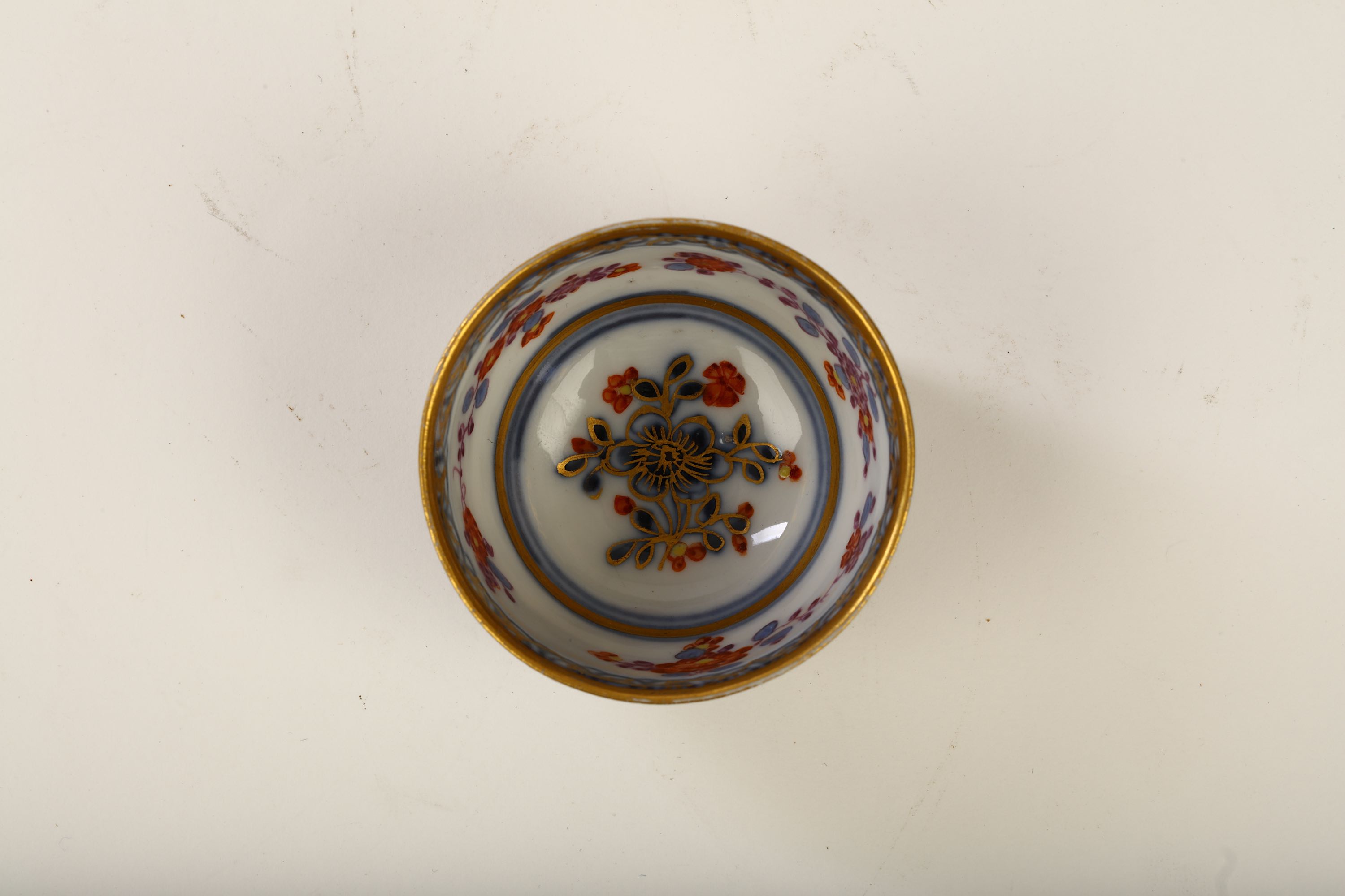 A SMALL MEISSEN HAUSMALER TEABOWL - Image 3 of 4