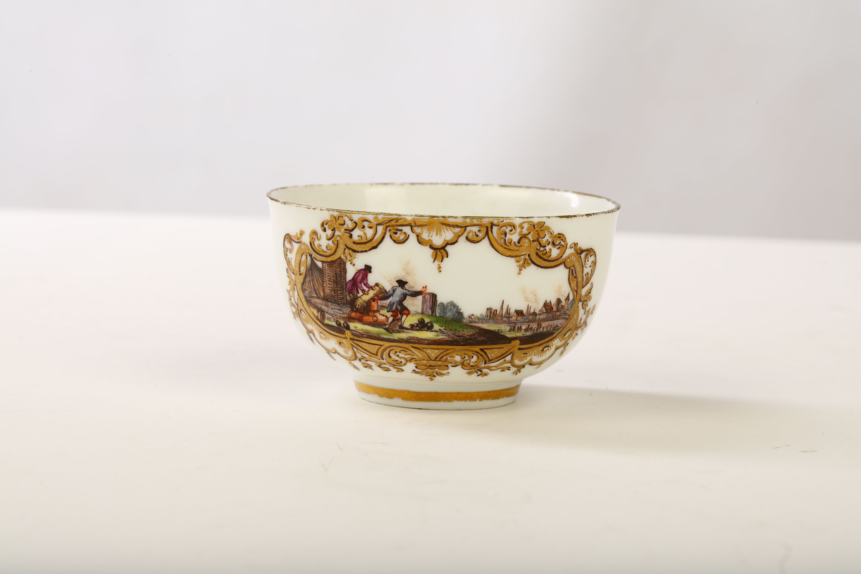 A MEISSEN TEABOWL - Image 2 of 4