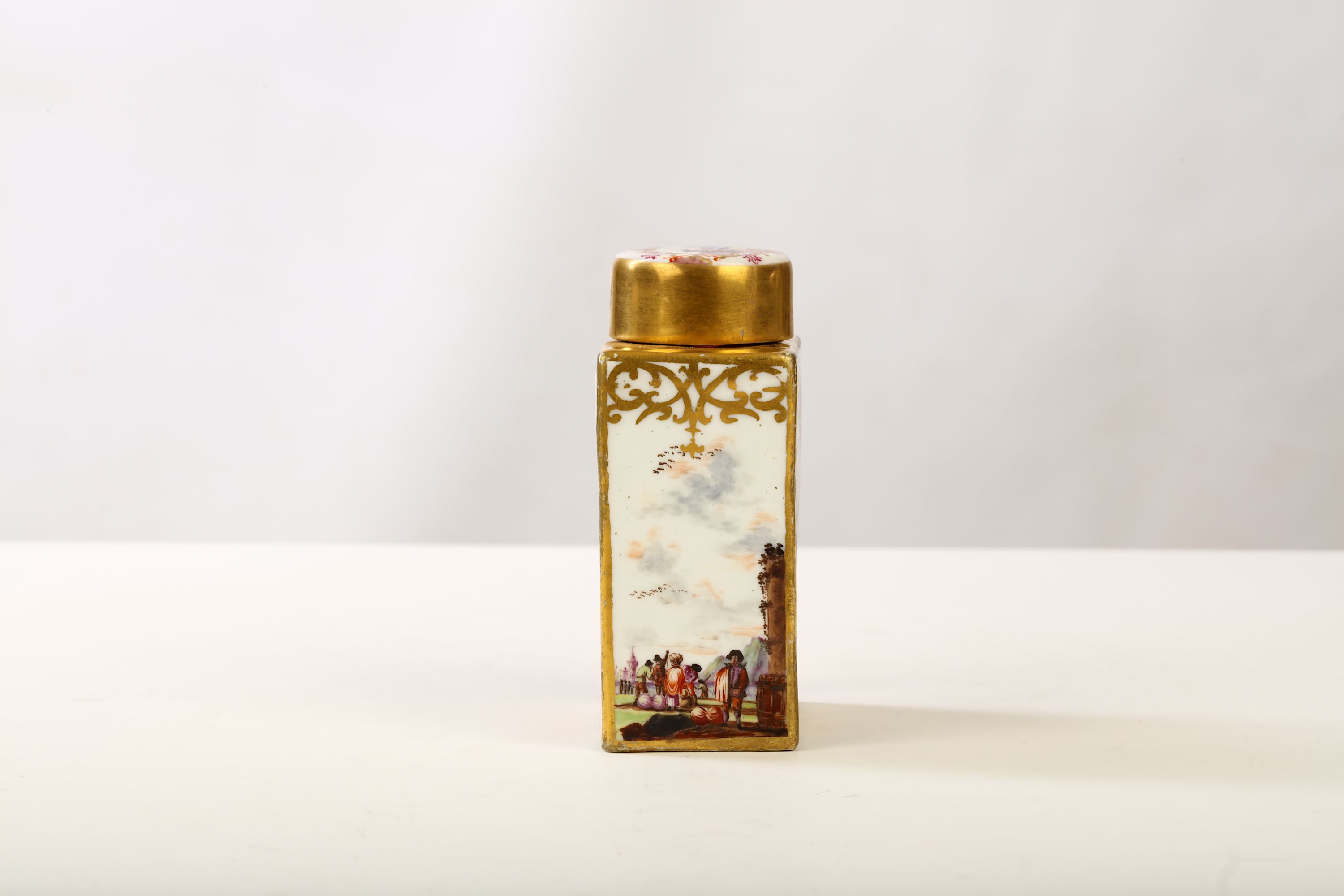 A MEISSEN TEA CANISTER AND A COVER - Image 4 of 6