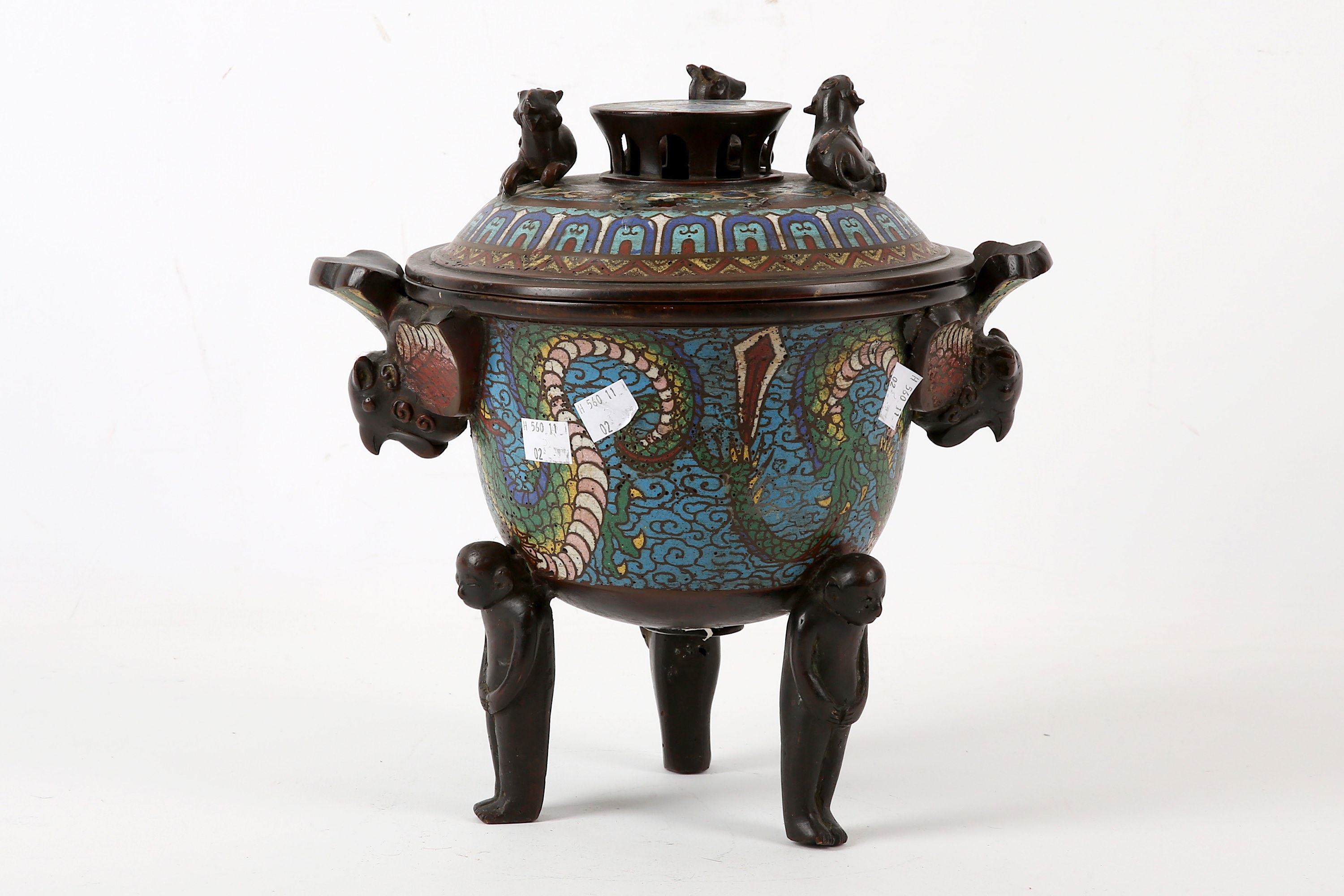 A Chinese cloissonne bronze censor and cover, with twin winged bird handles on three cast figural - Bild 2 aus 2