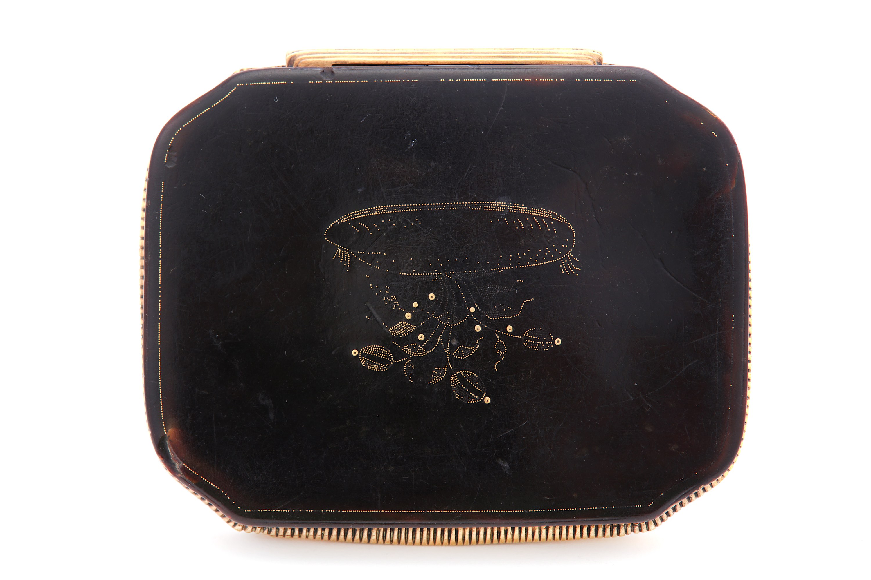 An early 18th century tortoiseshell and gold pique work snuff box continental circa 1710 - Image 4 of 4