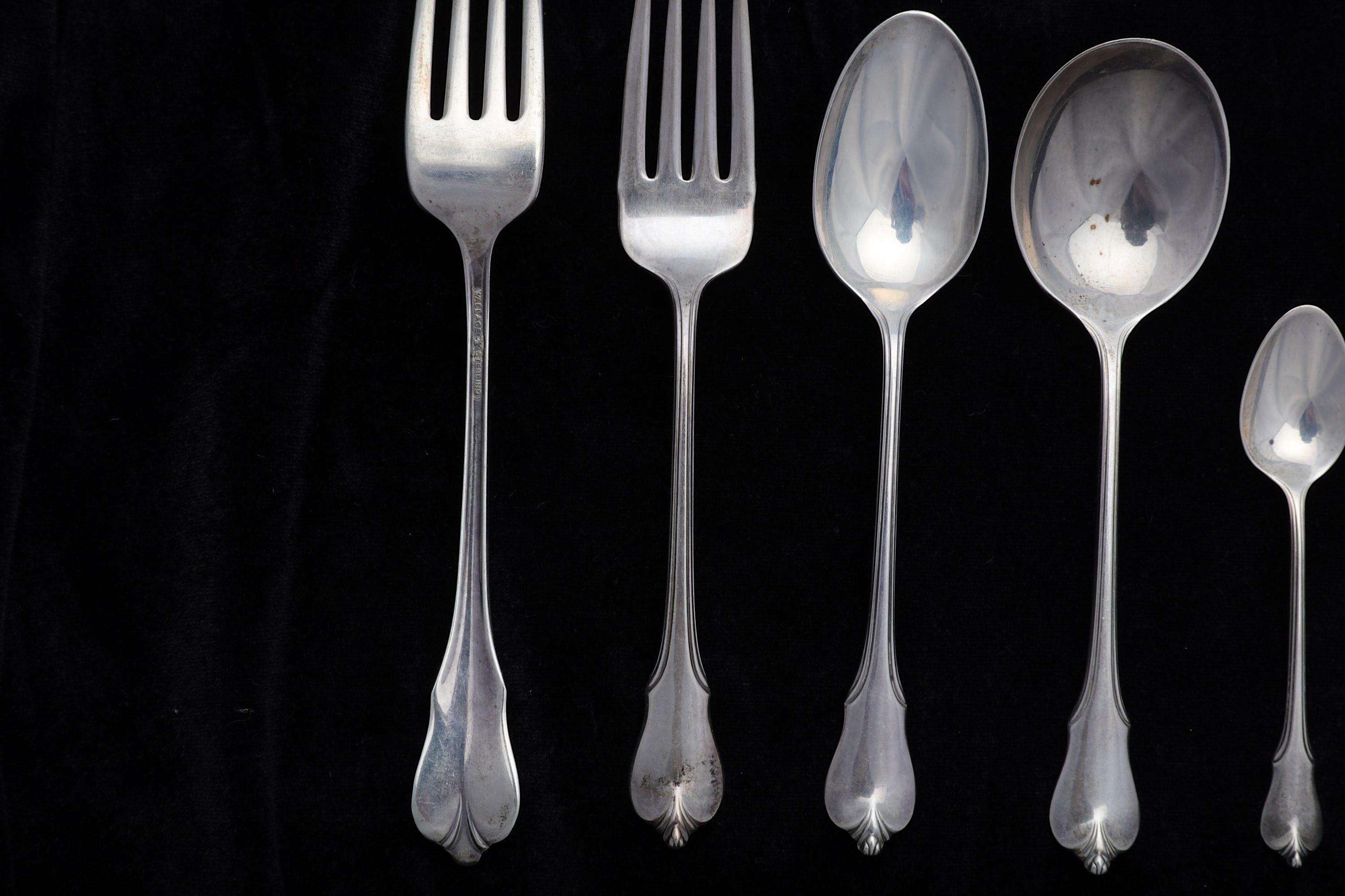 An American sterling silver canteen of flatware, Wallingford Connecticut, circa 1930-40, by Wallace - Image 2 of 2