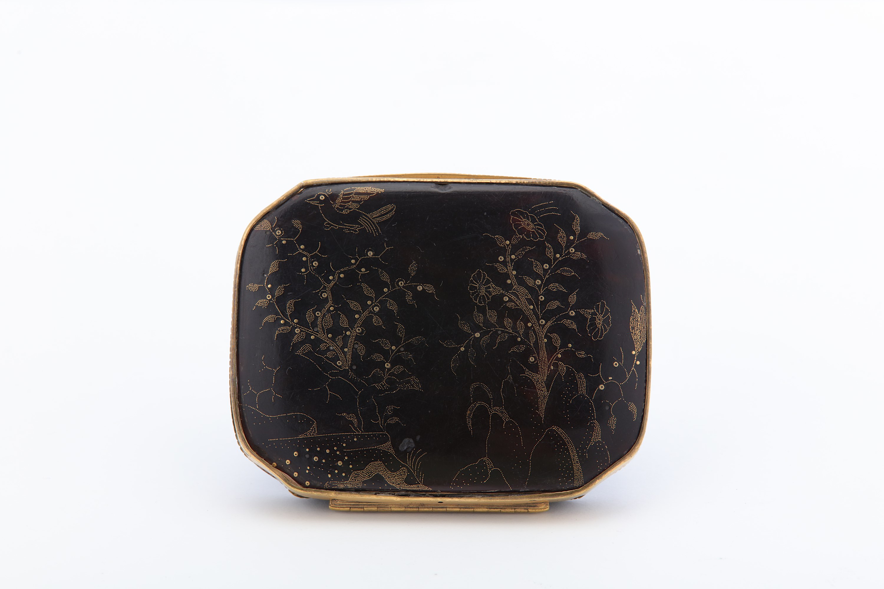 An early 18th century tortoiseshell and gold pique work snuff box continental circa 1710 - Image 3 of 4