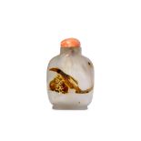 A CHINESE SILHOUETTE AGATE ‘MONKEYS’ SNUFF BOTTLE.