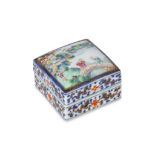 A CHINESE FAMILLE ROSE DECORATED BOX AND COVER. Qi