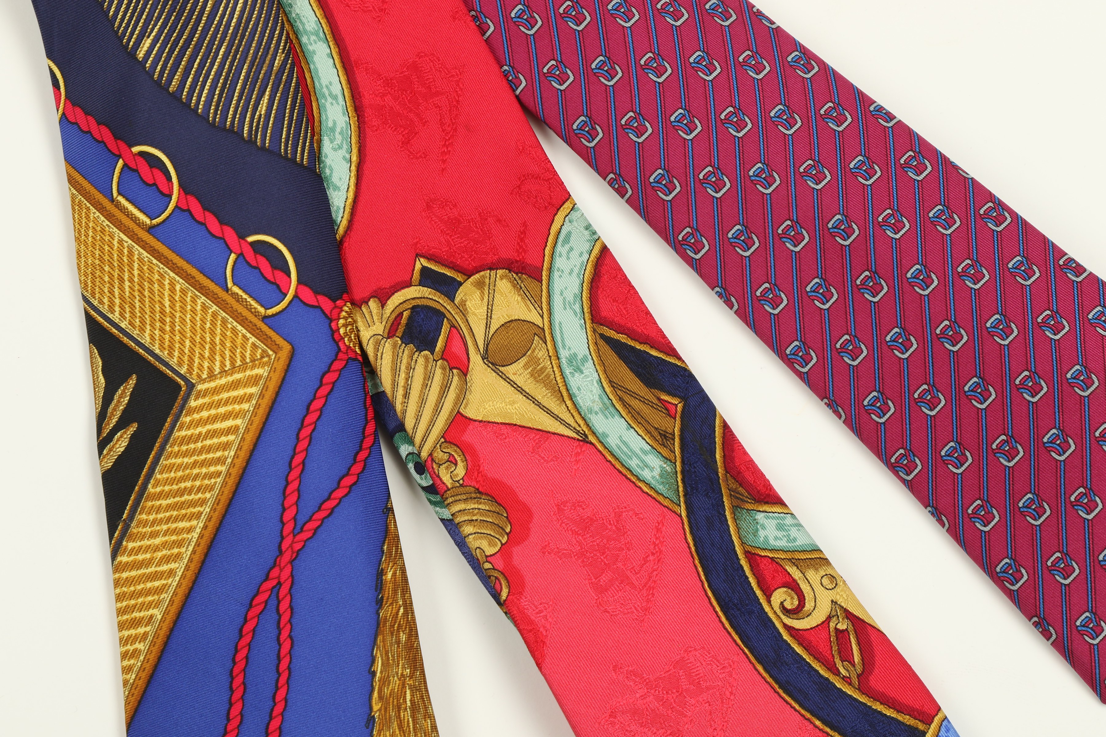 Three Hermes Silk Ties, of various designs (3) Includes two boxes Condition Grade A Please refer - Image 2 of 4