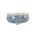 A 17th century southern Chinese blue and white porcelain narcissus bowl