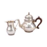 A George V sterling silver teapot and milk jug London 1917, Reid & Sons