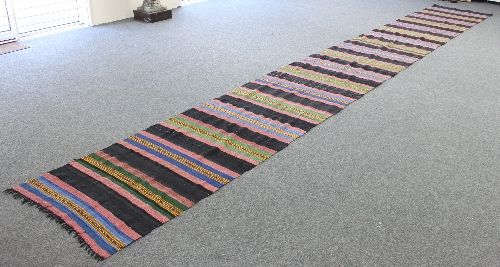 A Bulgarian Chiprovtsi type runner, with horizontal multi-coloured stripes, - Bild 3 aus 6