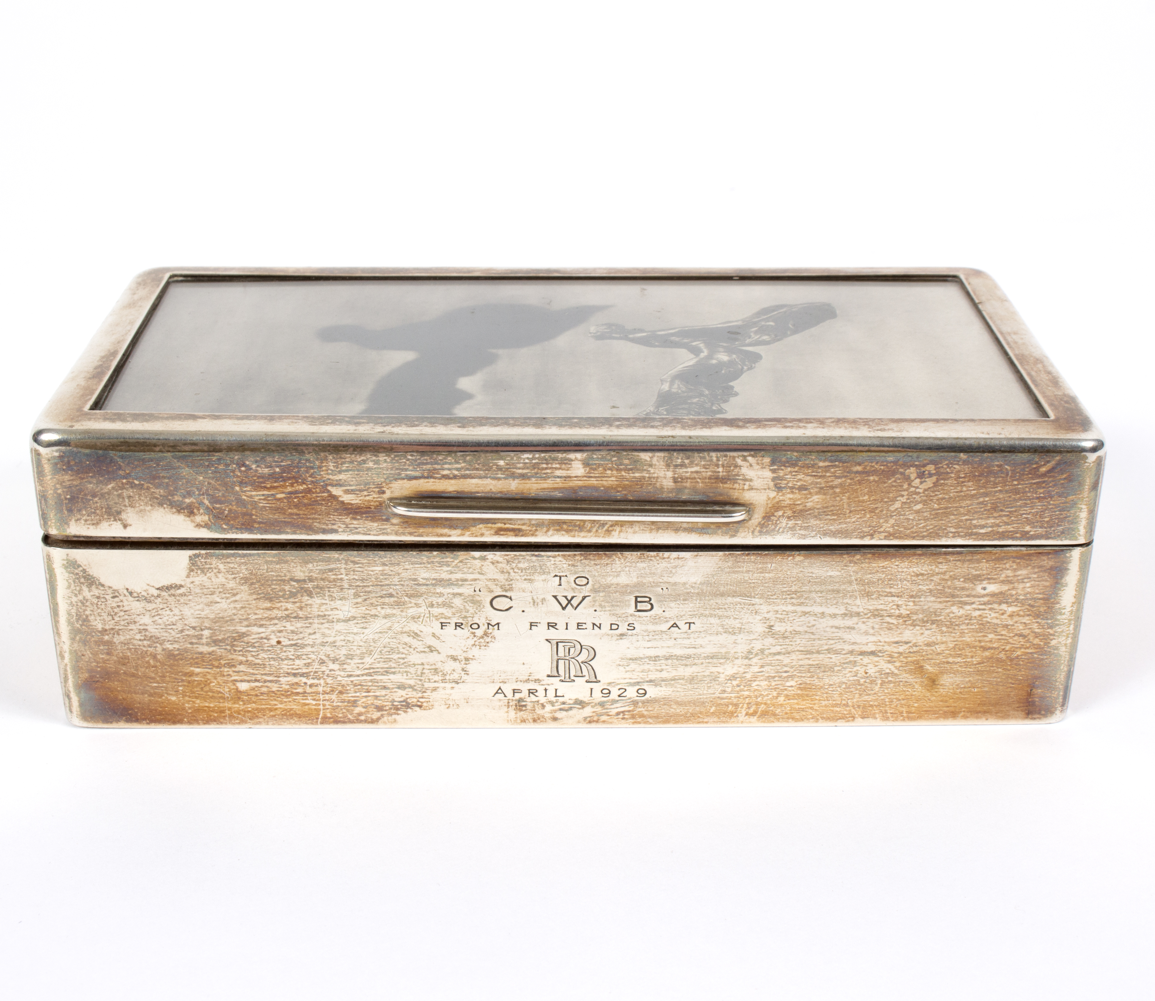 A silver cigarette box, C S & F S London 1928,