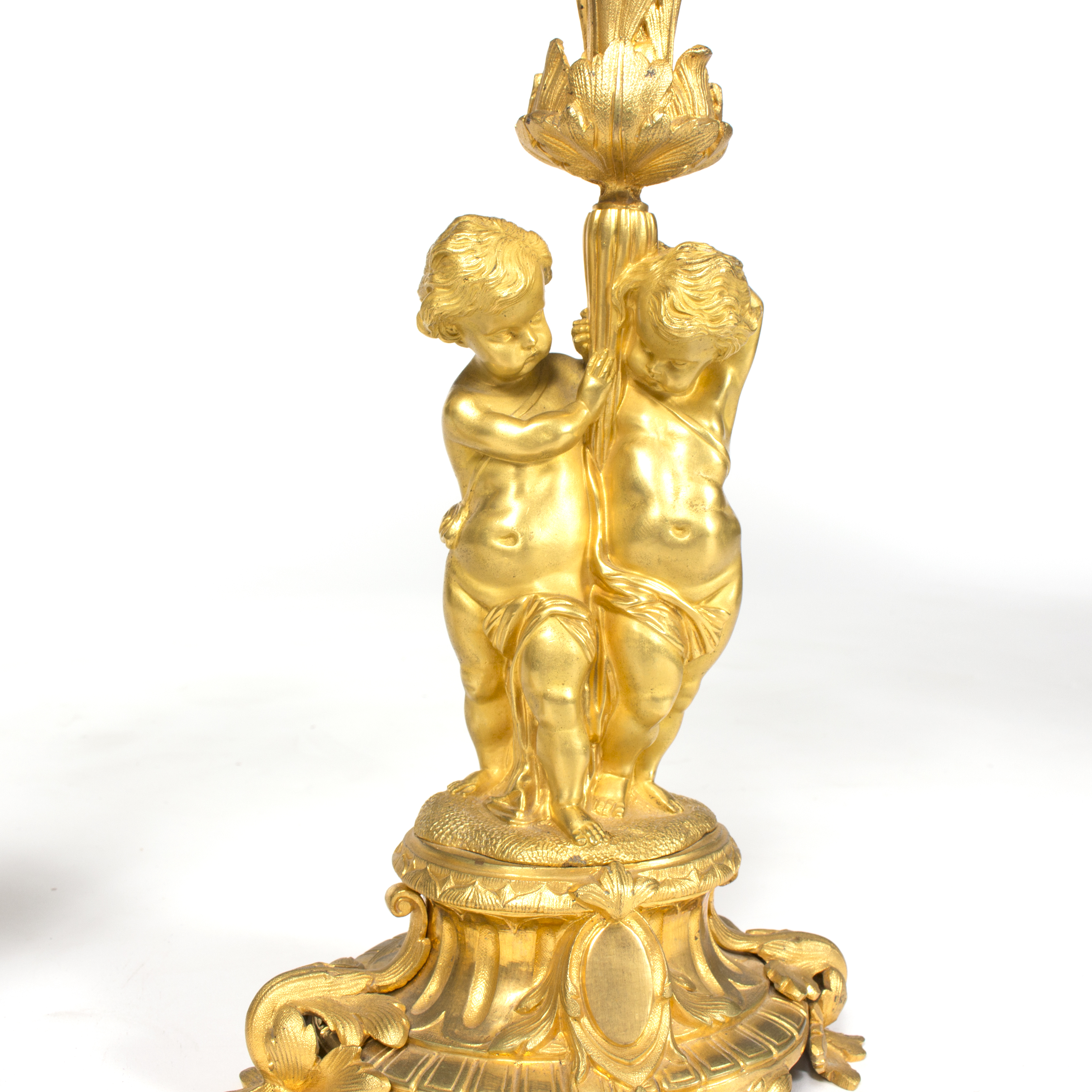 A pair of gilt metal four-branch five-light candelabra, - Bild 2 aus 2