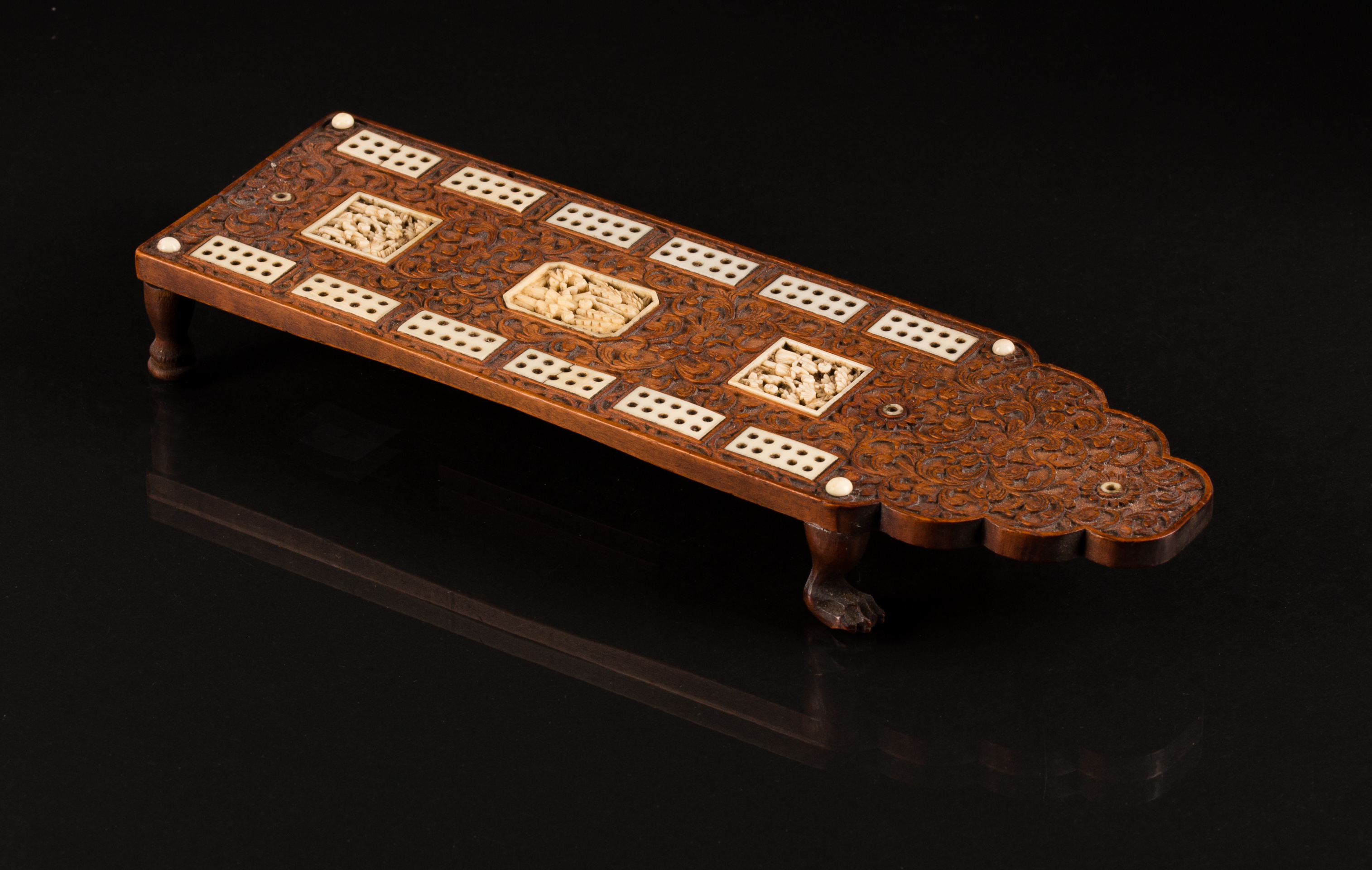 A Chinese carved boxwood and ivory cribbage board, circa 1840, - Image 6 of 6