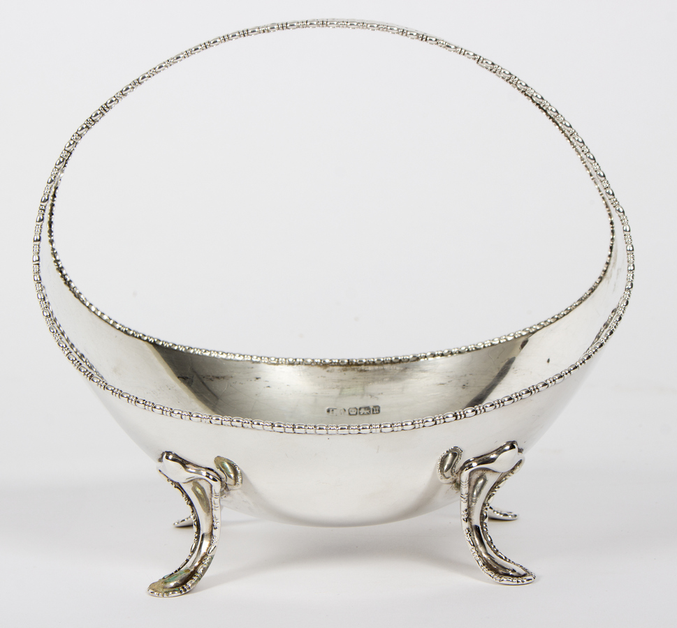 An Art Nouveau style silver basket, HA, Sheffield 1912, - Image 2 of 2
