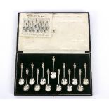 A set of silver Elizabethan style seal top teaspoons, Mappin & Webb, Sheffield 1930,