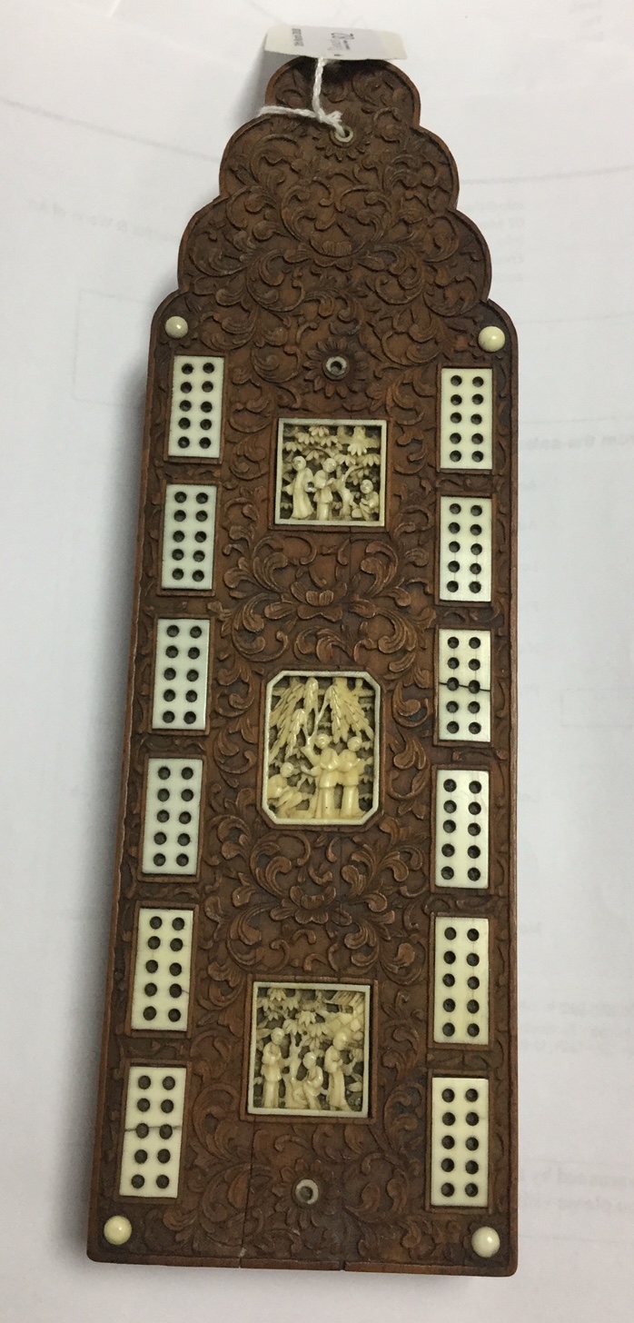 A Chinese carved boxwood and ivory cribbage board, circa 1840, - Image 3 of 6