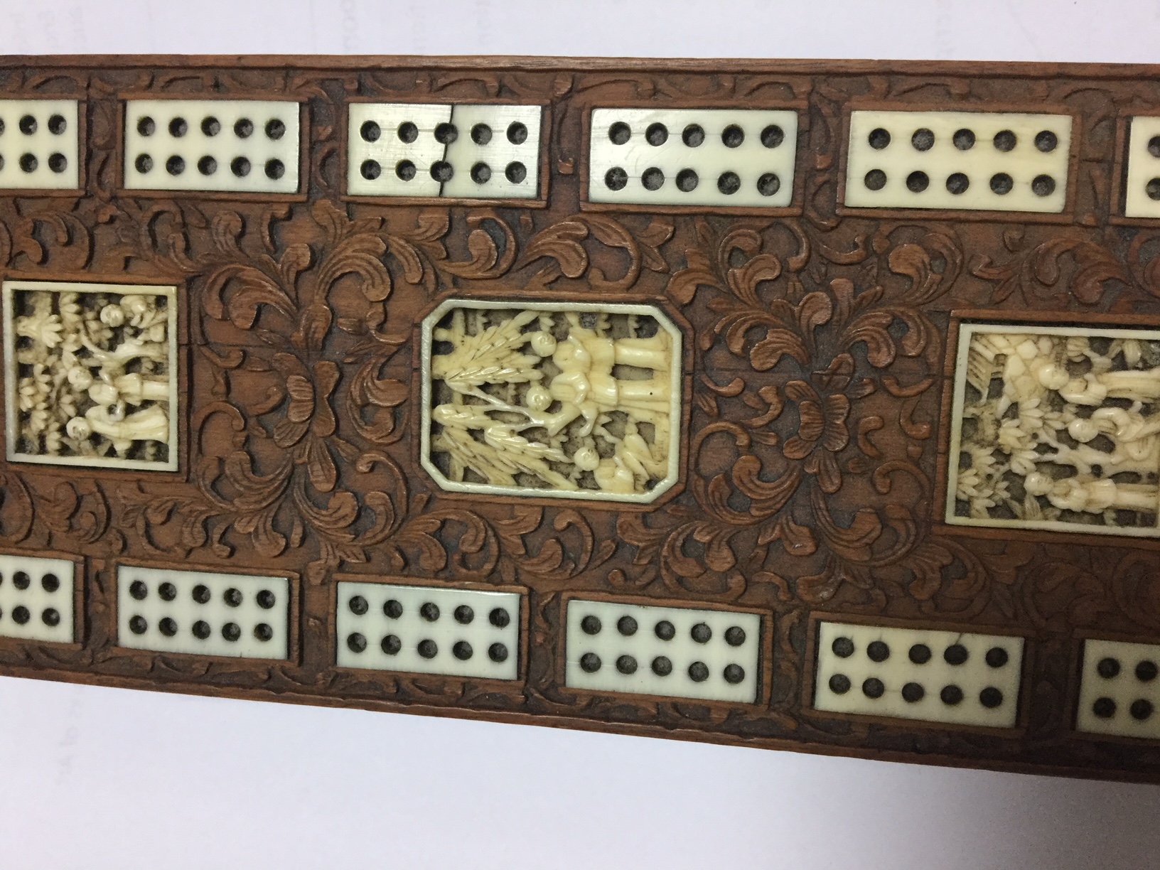 A Chinese carved boxwood and ivory cribbage board, circa 1840, - Image 5 of 6