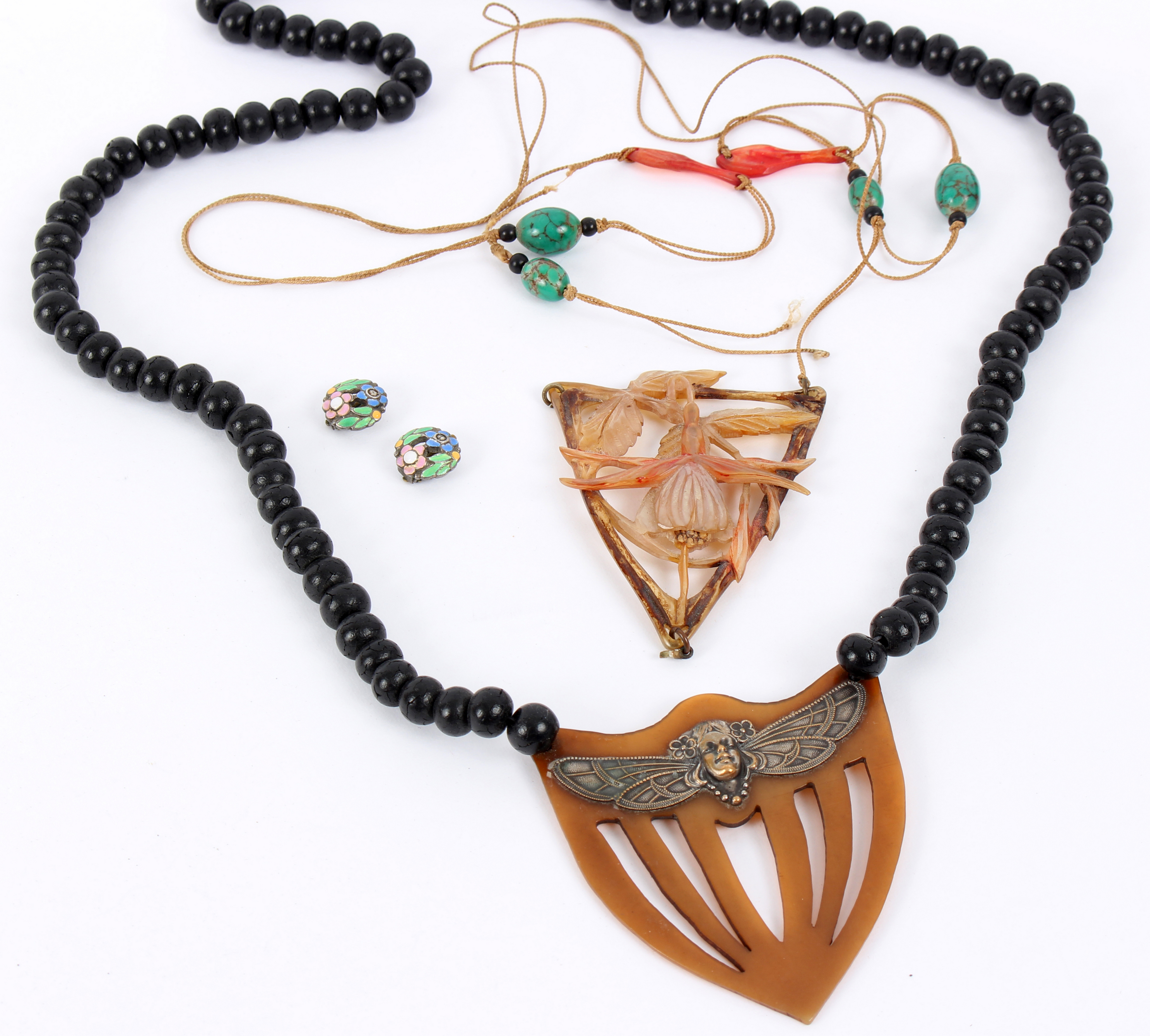 Elizabeth Bronte, an Art Nouveau horn necklace,