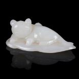 A white jade figure of a cat with a kitten seated on a leaf, 18th/19th Century, 5.