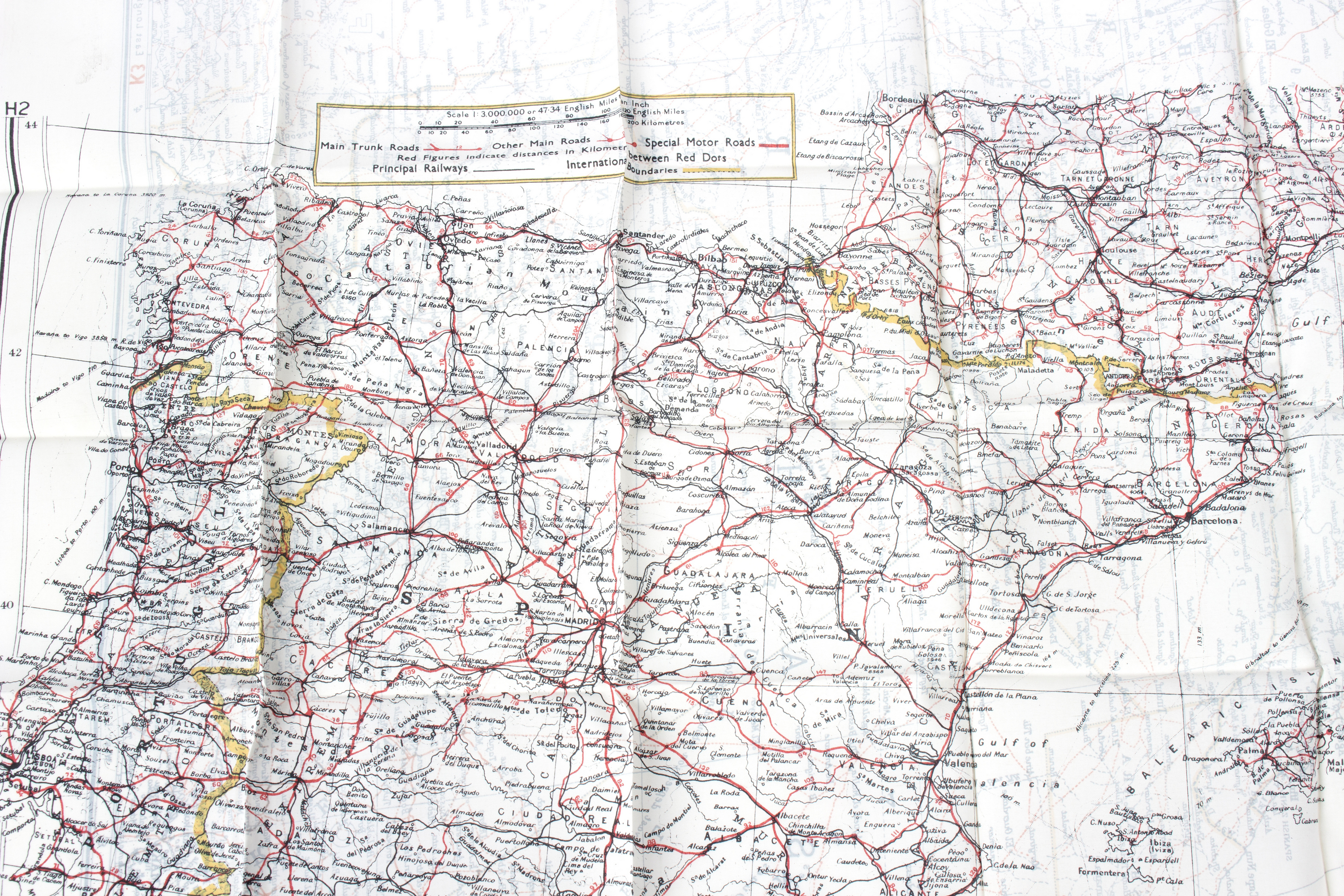 A WWII RAF pilot's 'escape' map printed on a silk handkerchief of North Africa, containing Morocco, - Bild 2 aus 4