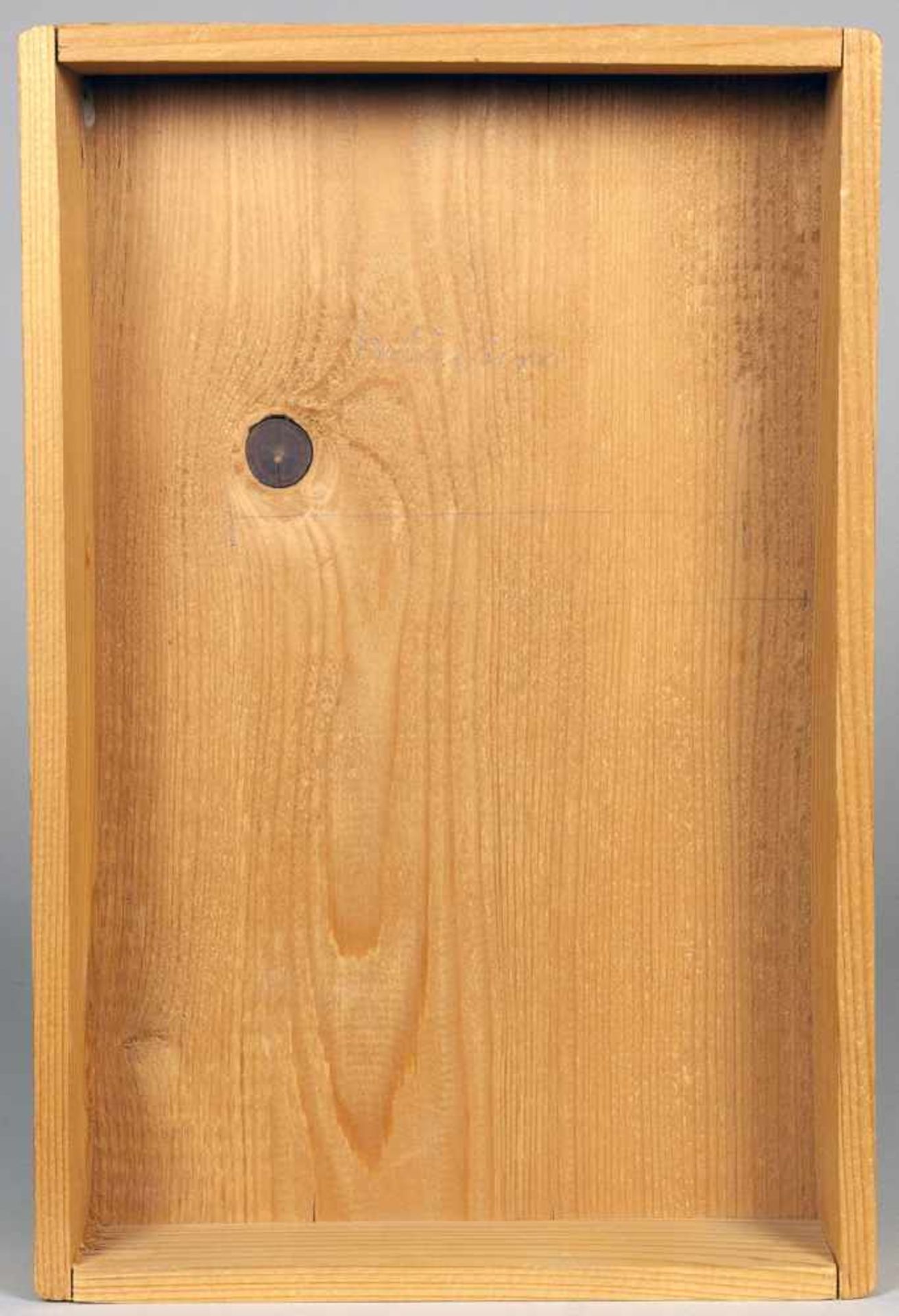 Joseph Beuys. Intuition.Holzkiste mit Bleistiftzeichnung. 1968. 30,0 : 20,0 : 5,4 cm. Signiert und