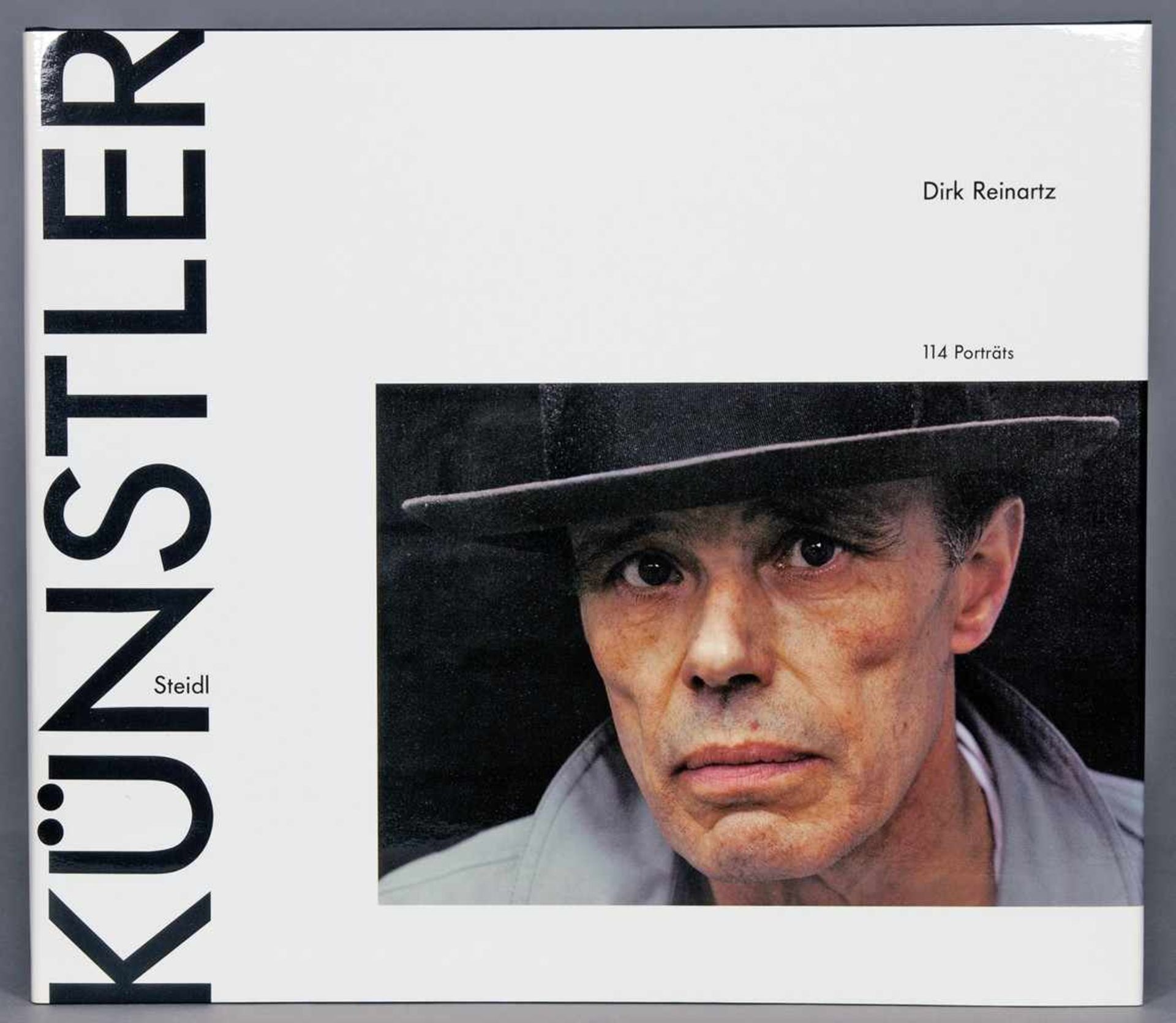 Dirk Reinartz. Künstler. 114 Porträts. Göttingen, Steidl 1992. Mit 114 ganzseitigen