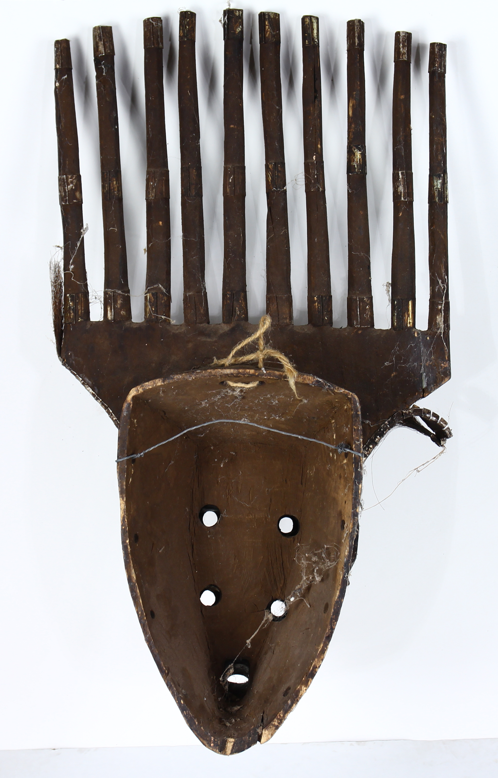 Malinke, Mali, tribal carved mask, painted with an aluminum overlay, having (10) cylindrical - Image 3 of 3