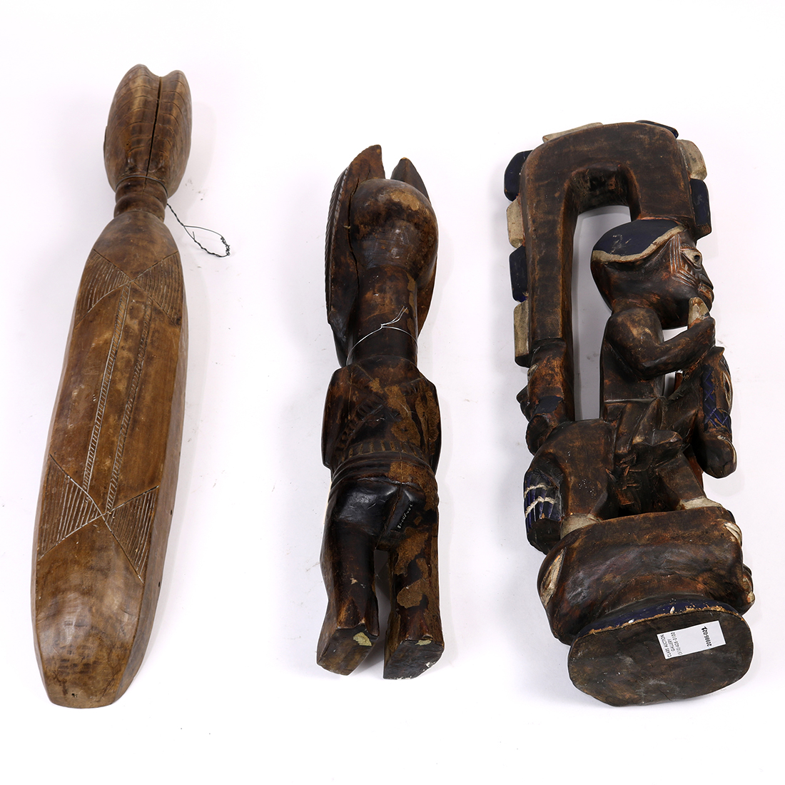 (lot of 3) African carved wood figural group, consisting of a non-traditional carved standing - Image 2 of 2