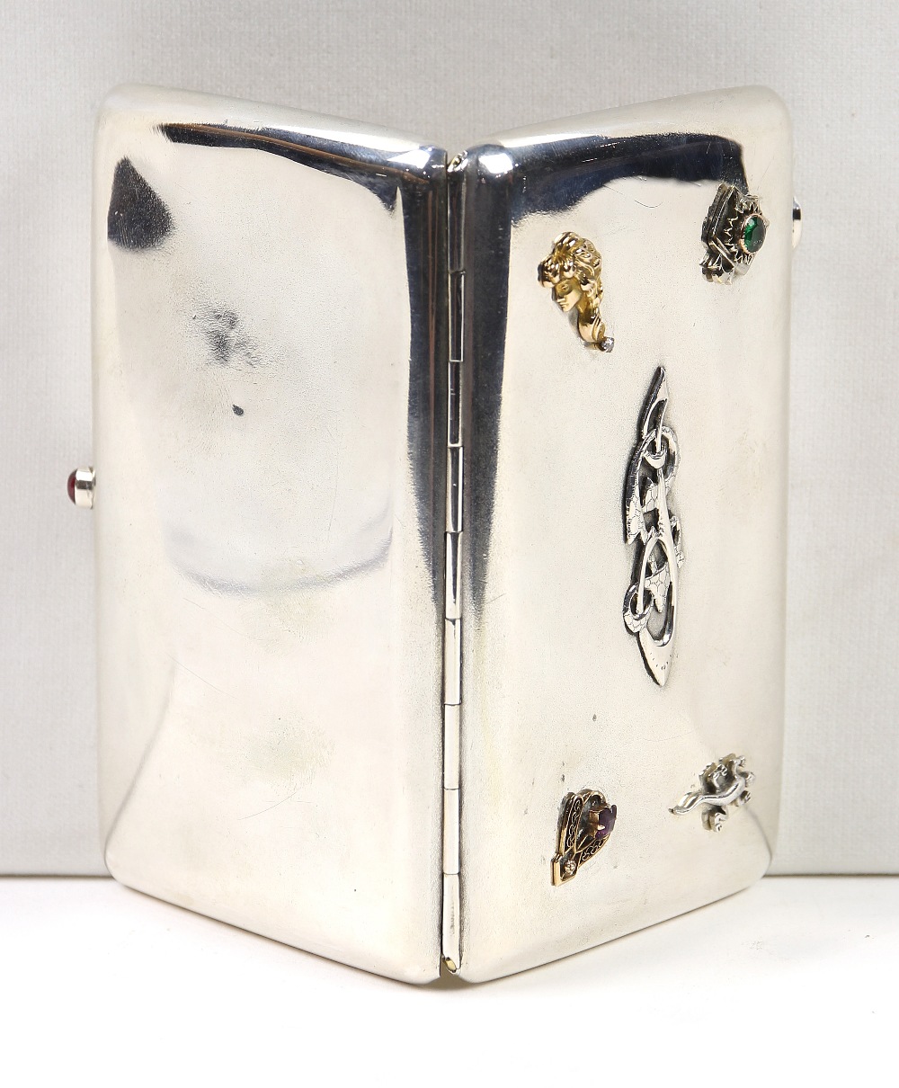 Russian sterling silver cigarette case, having a rectangular form, front having each corner - Image 2 of 5