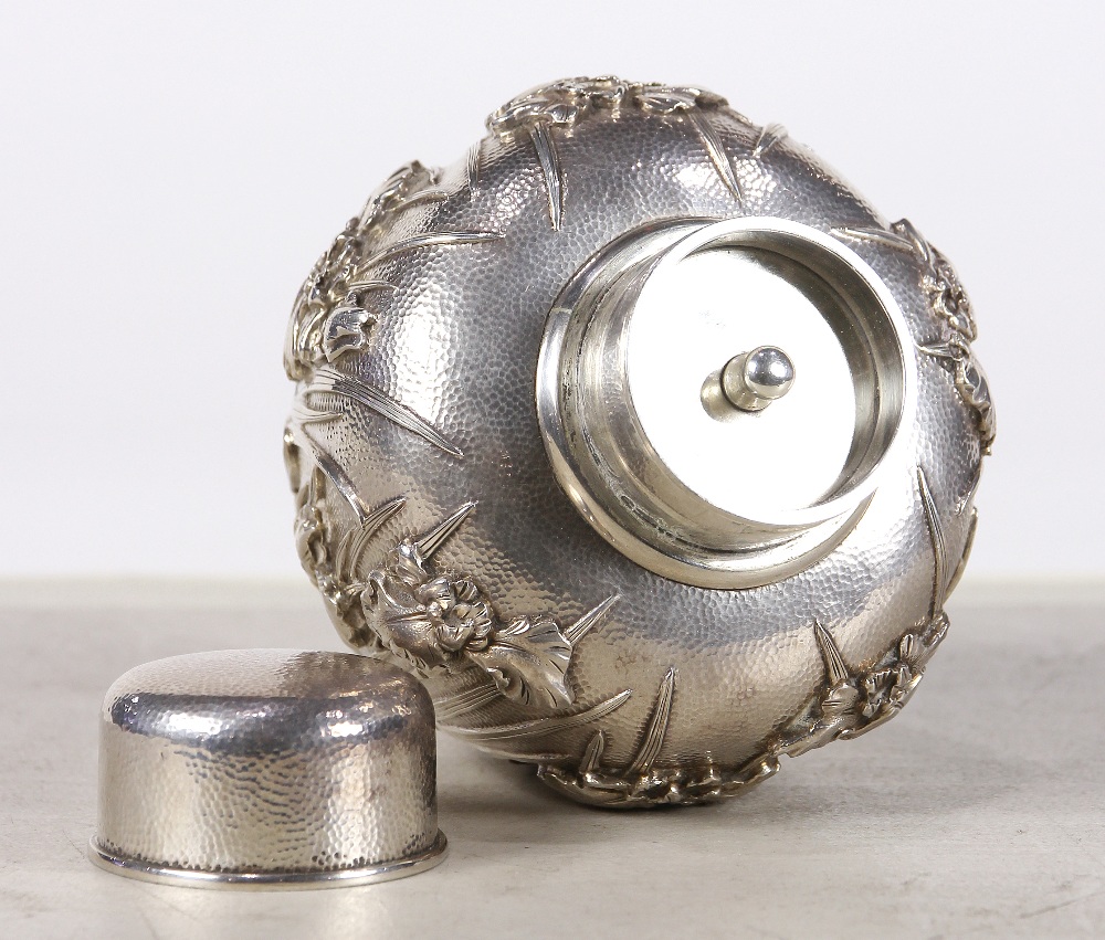 Japanese sterling silver tea caddy, Musashiya Yokohama maker, having a tapering ovoid bulbous - Image 3 of 5