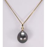 Tahitian cultured pearl and yellow gold pendant-necklace featuring (1) grey cultured pearl drop,