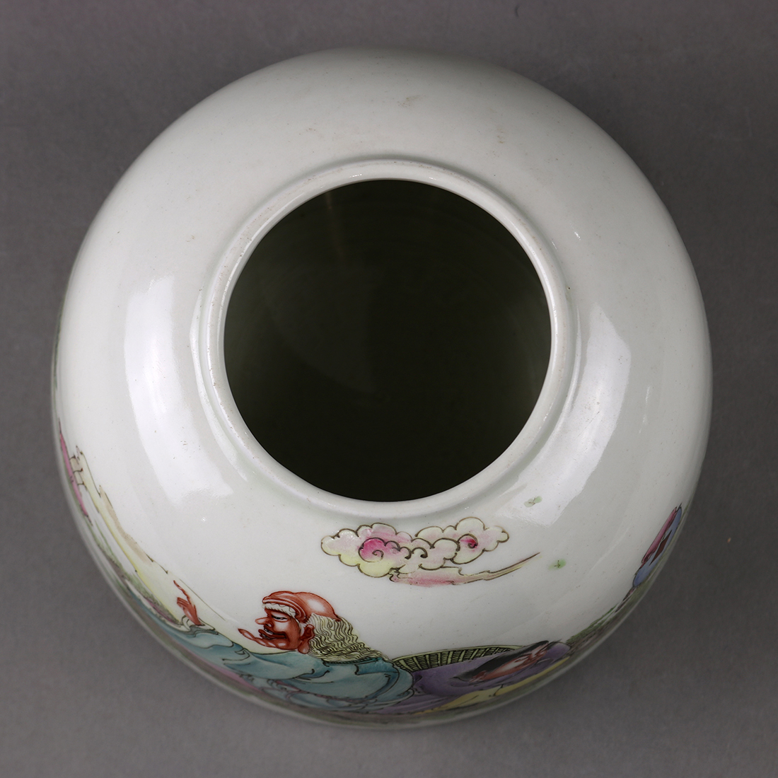 Chinese enameled porcelain brush coupe, of beehive form decorated with an elder along with an - Image 5 of 6