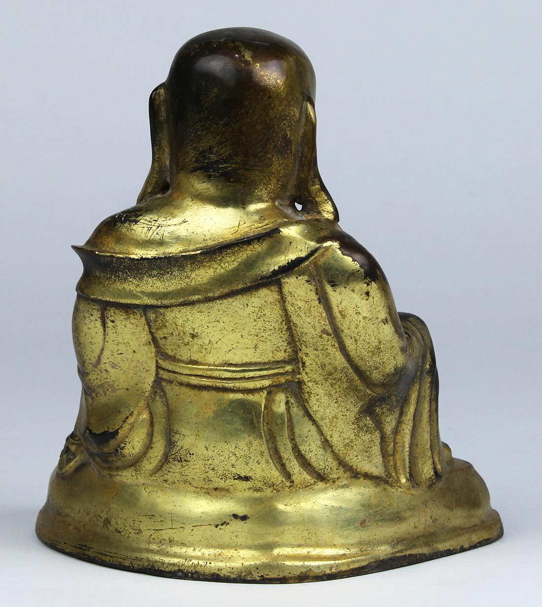 Chinese gilt bronze Budai, wearing loose robes, sitting in royal ease with right hand holding prayer - Image 4 of 5