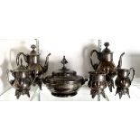 (lot of 6) Aesthetic Movement silverplate drinks service, consisting of (2) coffee pots, a lidded