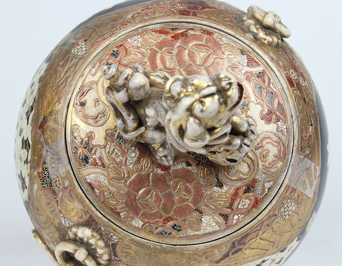 Japanese Satsuma ceramic jar, the lid with a lion form finial, above a globular body having floral - Image 4 of 6