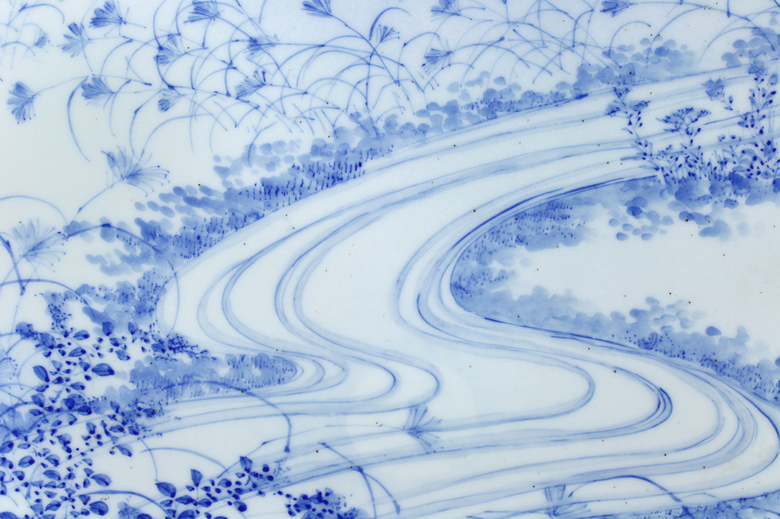 Japanese underglaze blue porcelain plaque, of a beauty washing clothing by the river, 30.5"w - Image 4 of 4