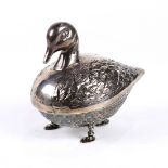 Egyptian .900 silver hinged box 1968, modeled as a duck, with stylized feathers and rising on