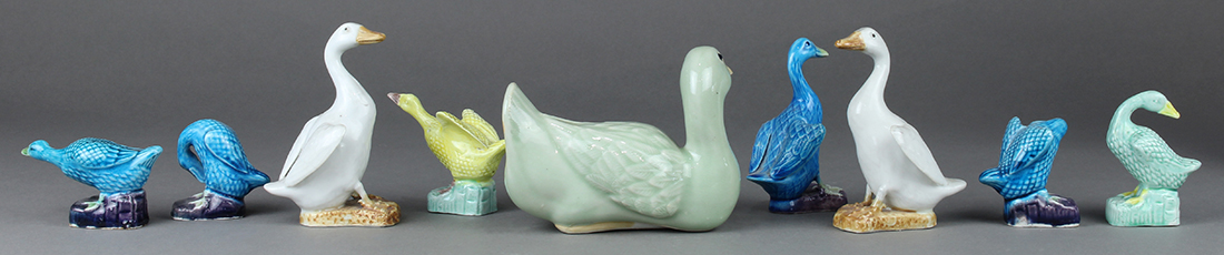 (lot of 9) Chinese glazed porcelain ducks, the largest with a turquoise glaze on its body with - Image 2 of 3