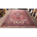 Persian Heriz carpet, 9'2" x 16'3"