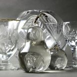 (lot of 21) Two shelves of cut glass and crystal table articles, consisting of (4) vases, (2)