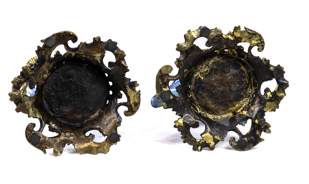 (lot of 2) Louis XV style patinated bronze candlesticks, each having a single light, above a figural - Image 5 of 6