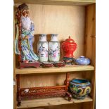(lot of 9) Two shelves of Chinese decorative items, including one Japanese stylize glazed ceramic