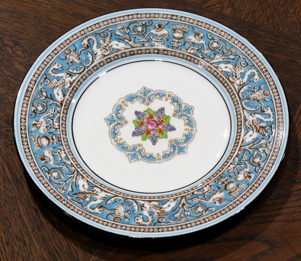 (lot of 52) Wedgwood table service in the "Florentine" pattern, consisting of (8) dinner plates, - Image 3 of 5