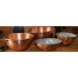 (lot of 4) Copper pan group, consisting of (2) copper molds; together with (2) copper pots