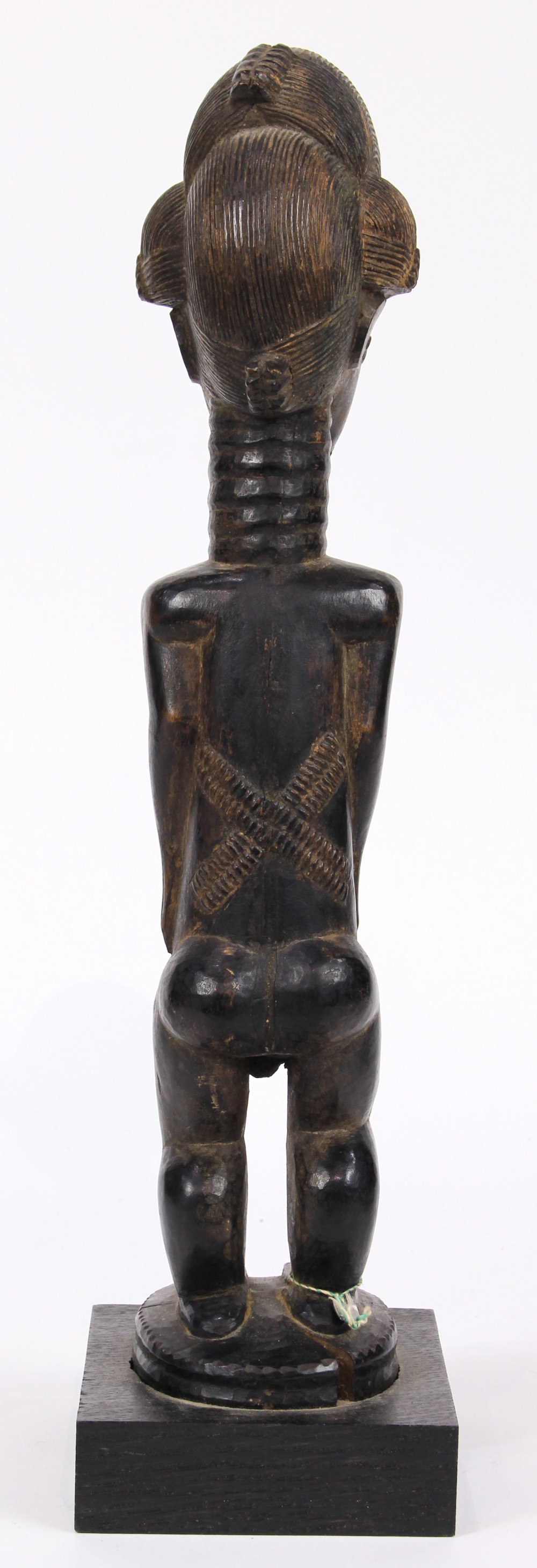 Baule Cote d'Ivorie standing male figure, finely and sensitively carved of blackened wood, with a - Image 4 of 5