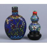 (lot of 2) Chinese cloisonne snuff bottles, 19th century: one of double gourd form with flowering