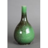 Chinese flambe green-red stick neck porcelain vase, the pear shaped body with an overall crackle