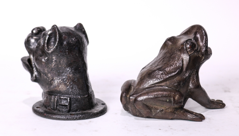 (lot of 2) Cast iron metal figures, consisting of a bull dog, together with a frog, 5"h x 5"2 x 6"d - Image 3 of 5